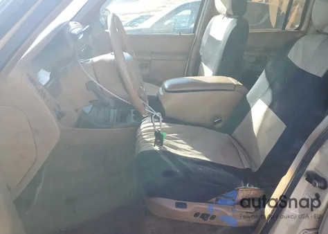 1996 Ford Explorer from USA, damaged, VIN 1FMDU35P6TZB13802